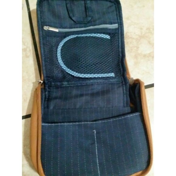 Toiletry Bag United Airlines Business First Tan - Picture 5 of 5